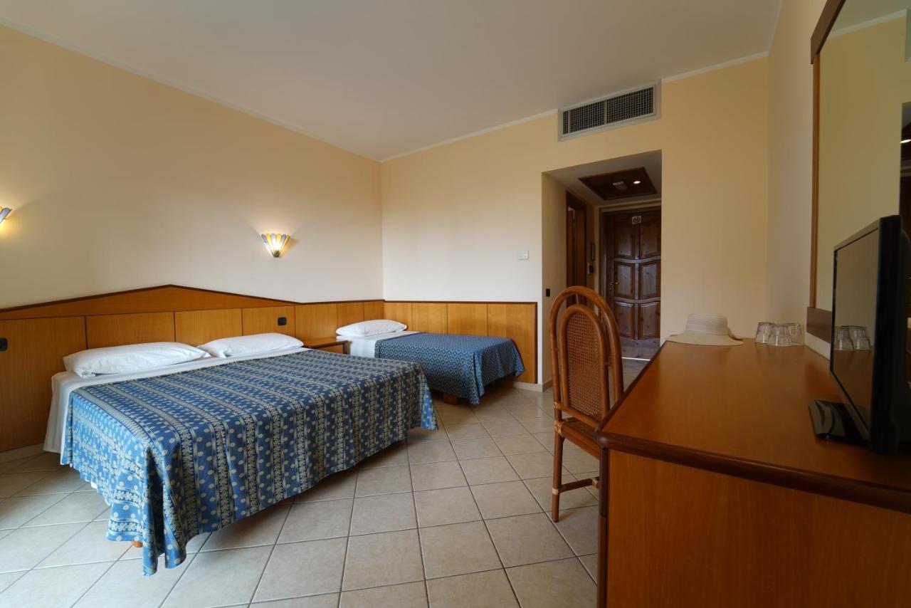 Villaggio Torre Ruffa Robinson Capo Vaticano Exteriér fotografie