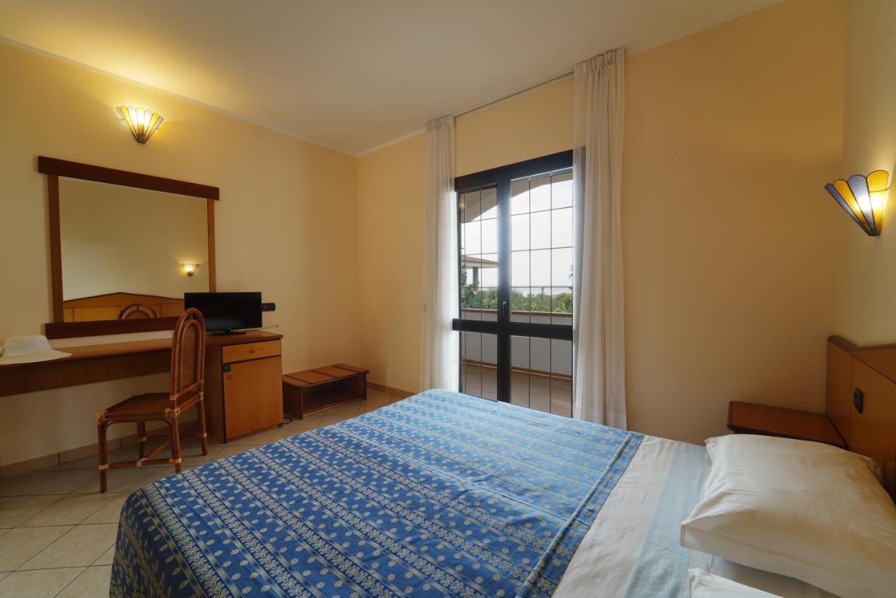 Villaggio Torre Ruffa Robinson Capo Vaticano Pokoj fotografie