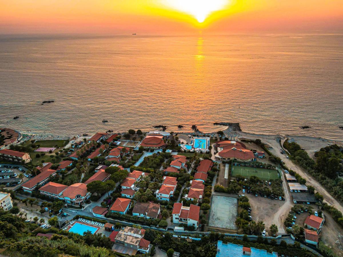 Villaggio Torre Ruffa Robinson Capo Vaticano Exteriér fotografie
