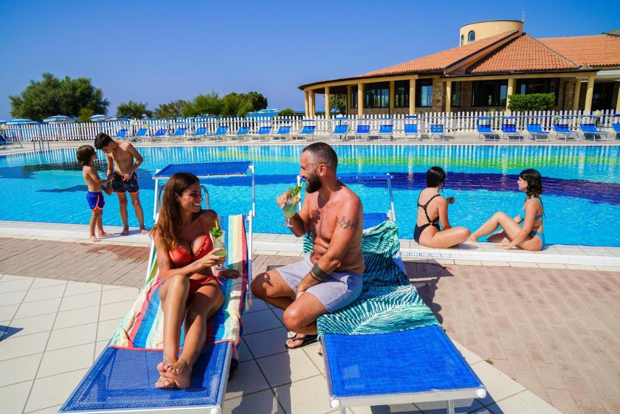 Villaggio Torre Ruffa Robinson Capo Vaticano Exteriér fotografie