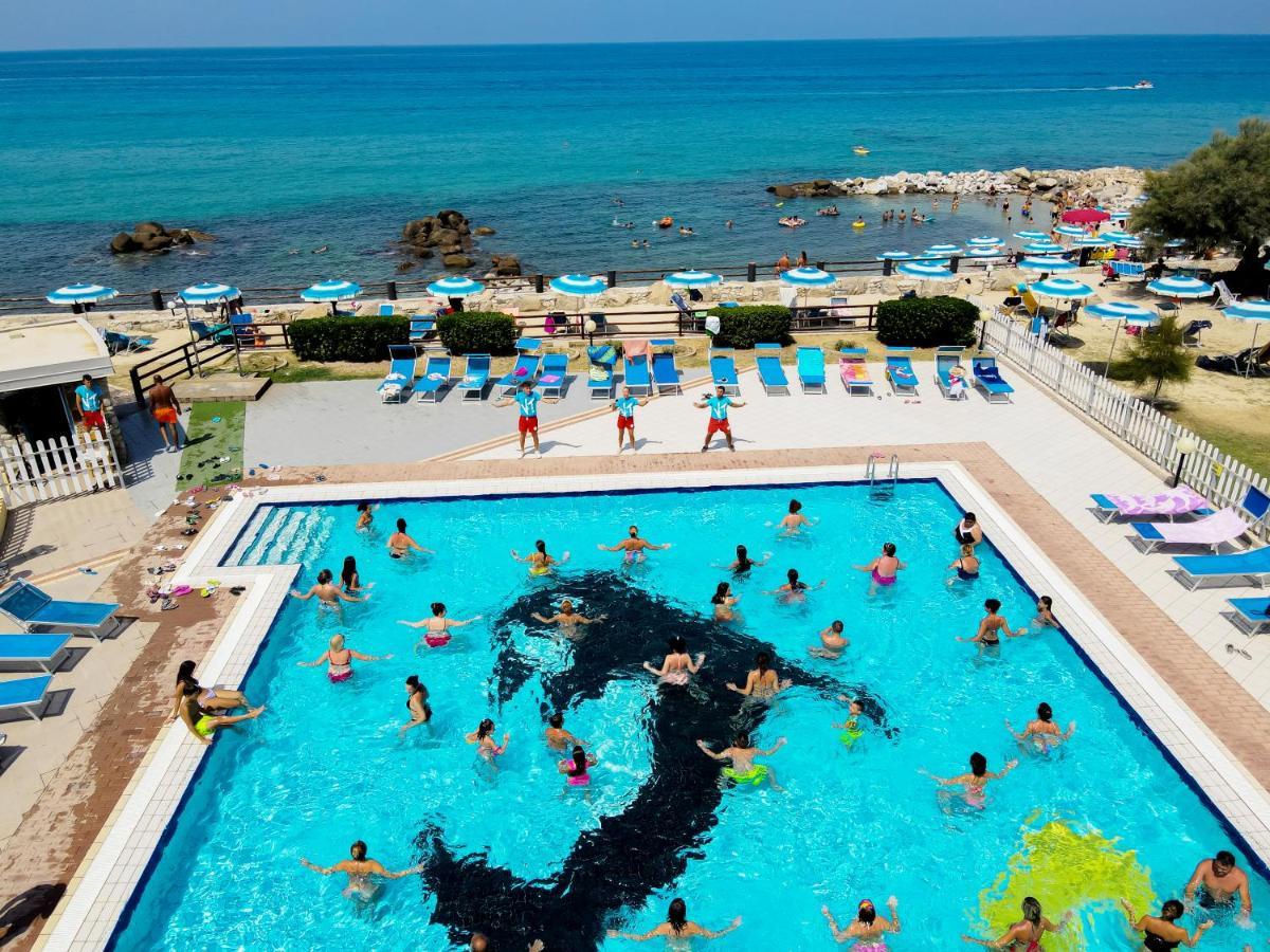 Villaggio Torre Ruffa Robinson Capo Vaticano Exteriér fotografie